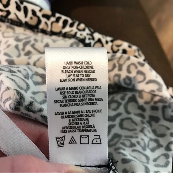 Karl Lagerfeld Leo Leopard Print Ruffle Sleeve Top Size Small - Picture 7 of 7